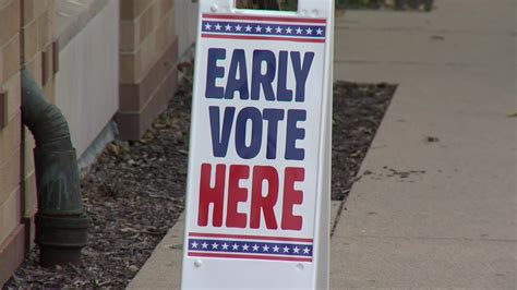 how to vote early in michigan